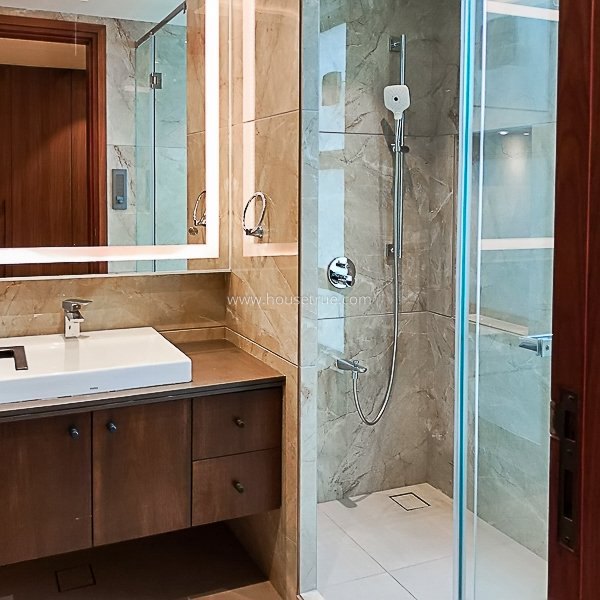 4 BHK Flat For Rent in Friends Colony West