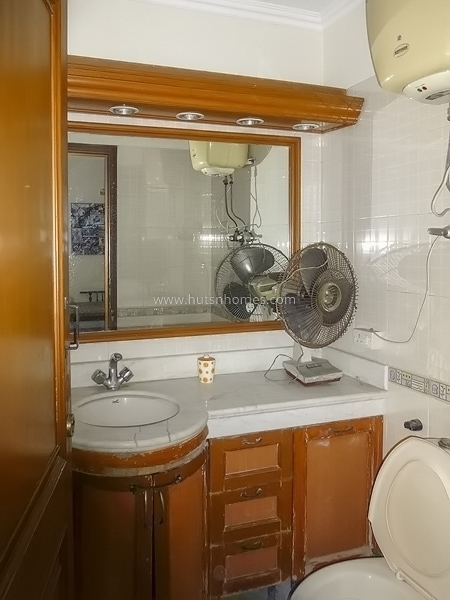 4 BHK Flat For Sale in New Friends Colony