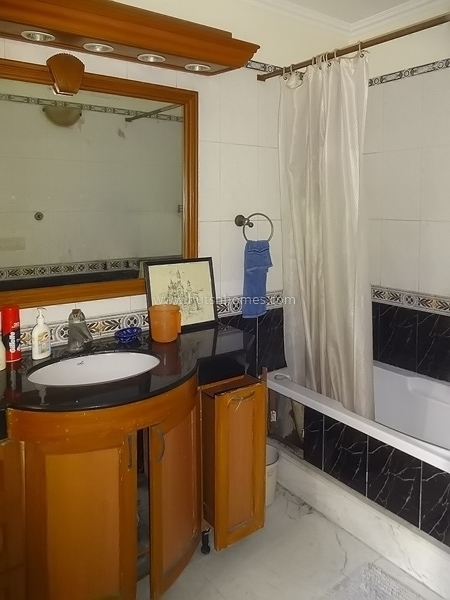 4 BHK Flat For Sale in New Friends Colony