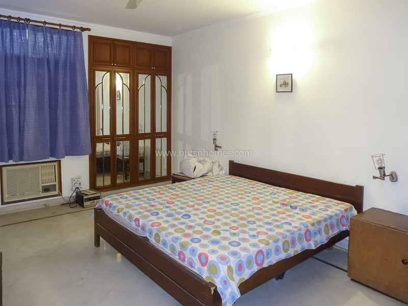 4 BHK Flat For Sale in New Friends Colony