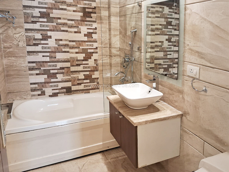 3 BHK Flat For Rent in Defence Colony