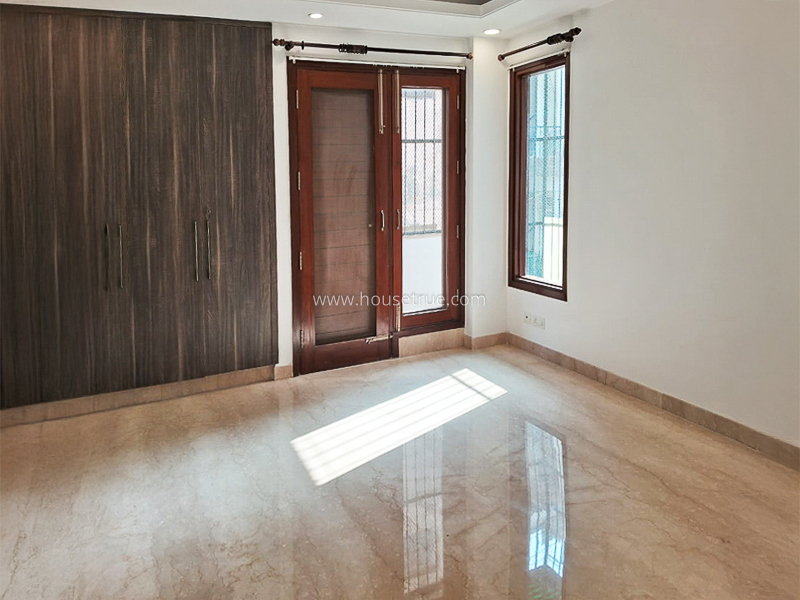 3 BHK Flat For Rent in Defence Colony