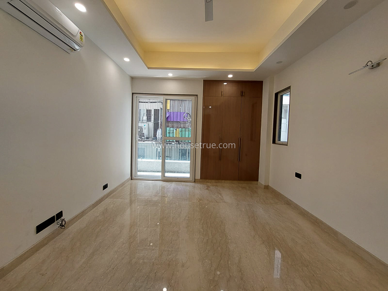 4 BHK Builder Floor For Sale in Green Park Extension