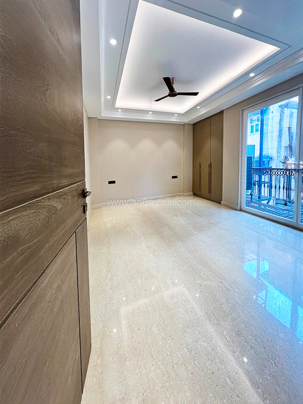 3 BHK Flat For Rent in Defence Colony