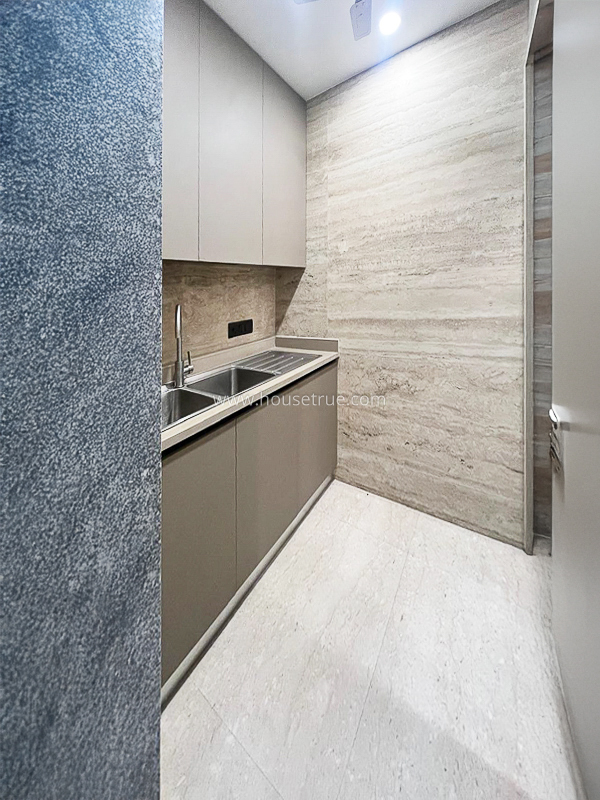 3 BHK Flat For Rent in Defence Colony