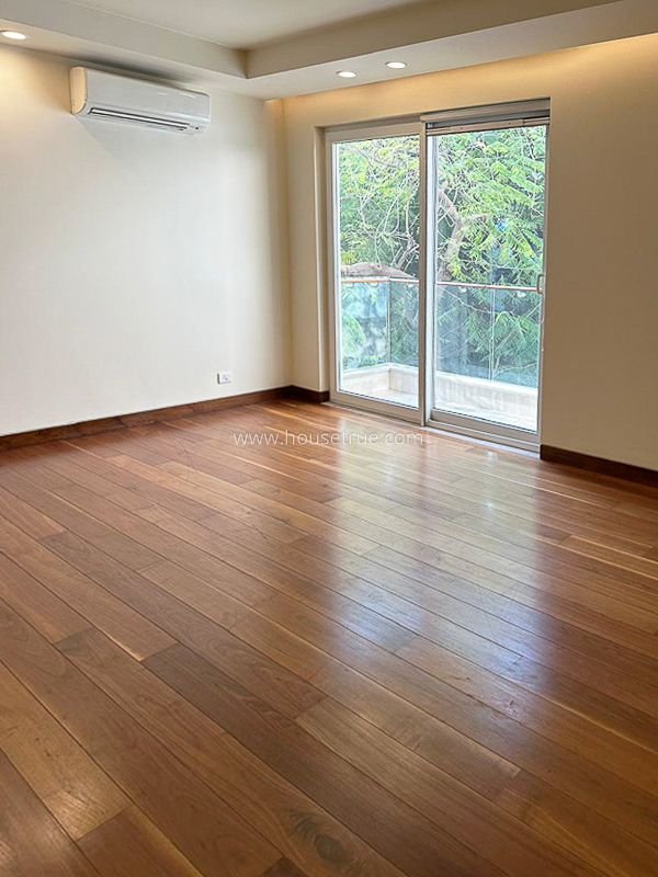 4 BHK Flat For Sale in Vasant Vihar