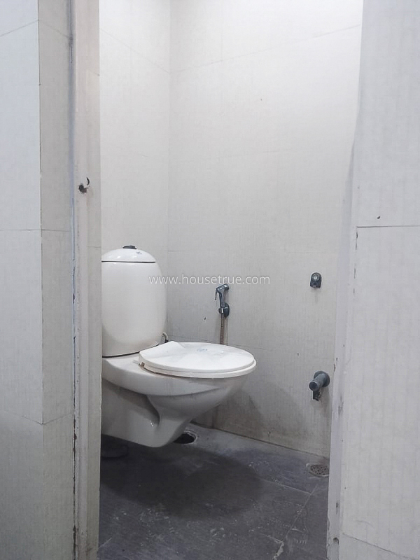 Office Space Lease in Mohan Cooperative Industrial Estate Mathura Road