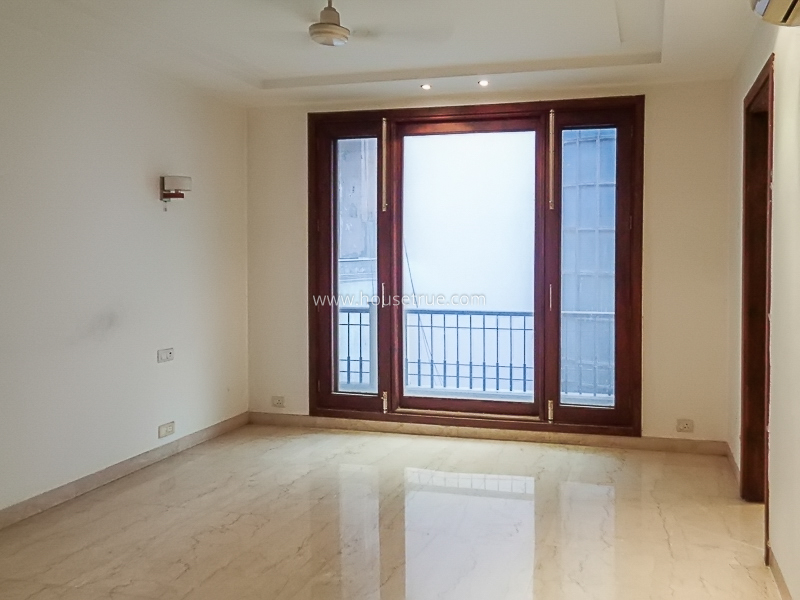 5 BHK Flat For Sale in Greater Kailash Part 2