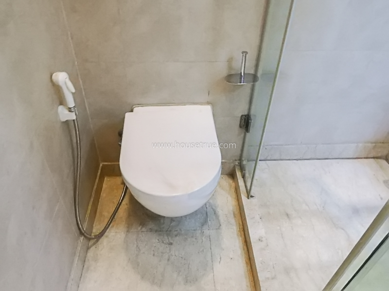 8 BHK Triplex Property For Sale in Maharani Bagh