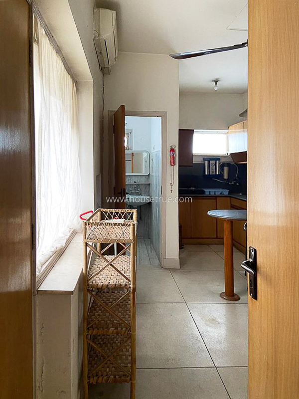 1 BHK Flat For Rent in Chanakyapuri