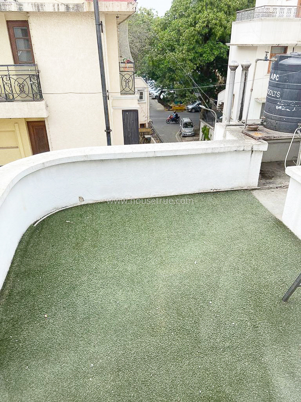 1 BHK Flat For Rent in Chanakyapuri