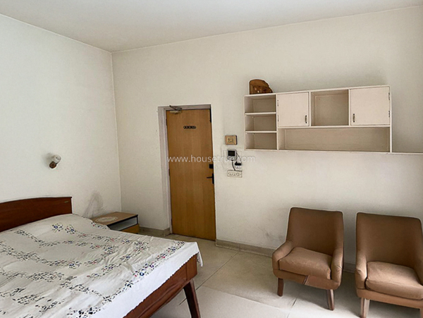 1 BHK Flat For Rent in Chanakyapuri