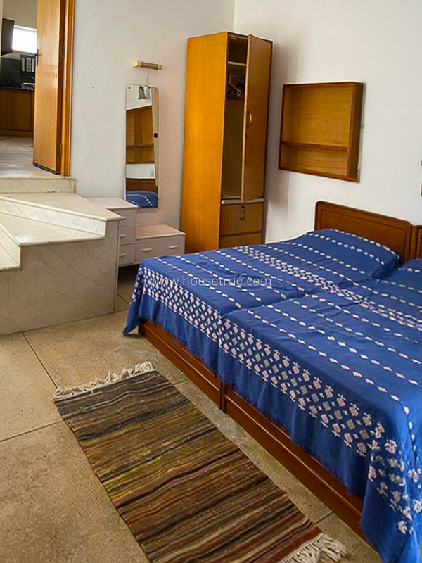 1 BHK Flat For Rent in Chanakyapuri