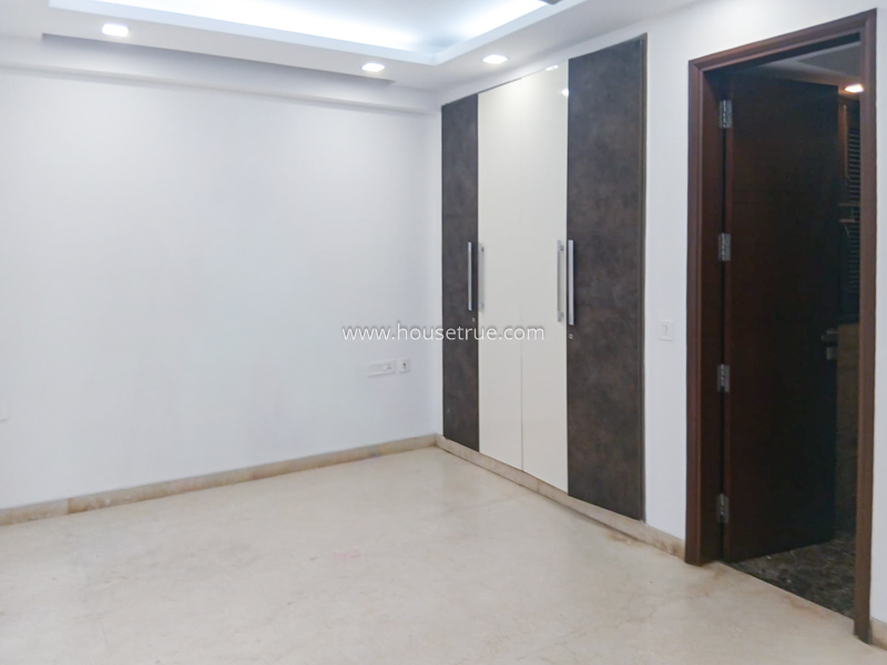 3 BHK Flat For Rent in Defence Colony