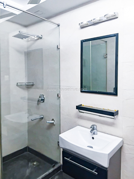 3 BHK Flat For Rent in Defence Colony