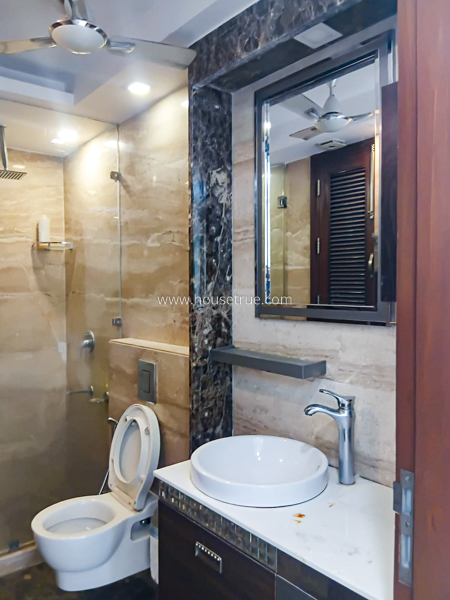 3 BHK Flat For Rent in Defence Colony