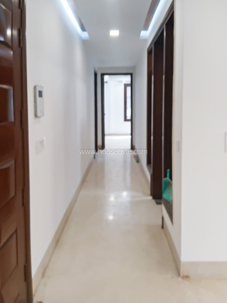 3 BHK Flat For Rent in Defence Colony