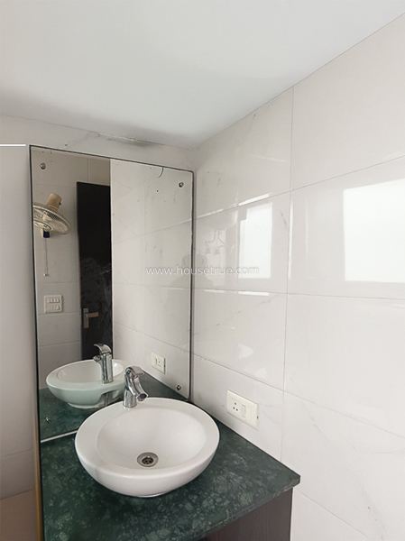 4 BHK Flat For Rent in New Friends Colony
