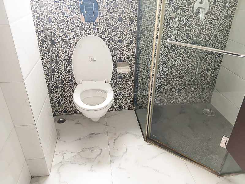 4 BHK Flat For Rent in New Friends Colony