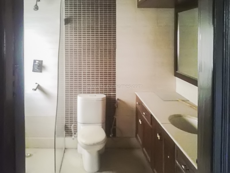 4 BHK Flat For Sale in Greater Kailash Part 1