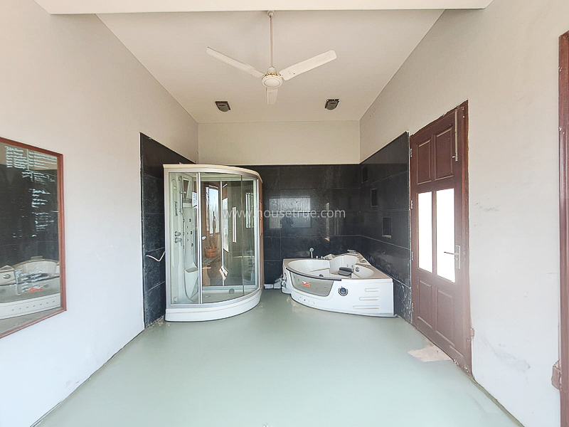 6 BHK Farm House For Sale in Chattarpur