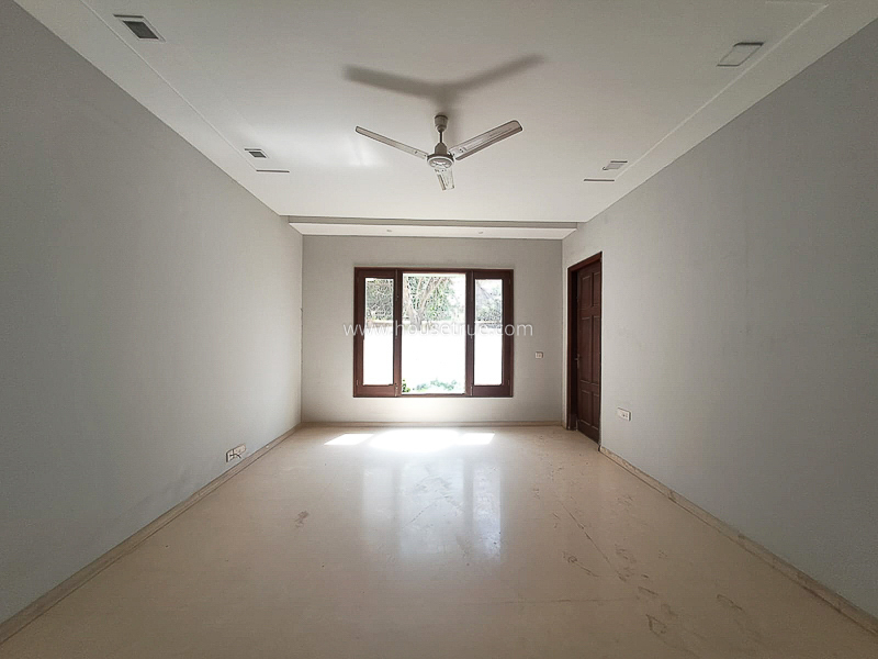 6 BHK Farm House For Sale in Chattarpur