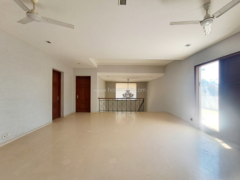 6 BHK Farm House For Sale in Chattarpur