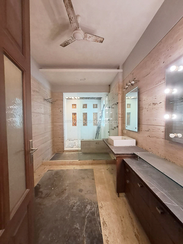 6 BHK Farm House For Sale in Chattarpur