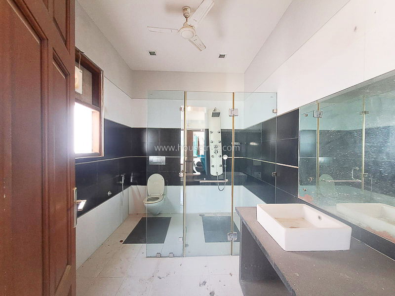 6 BHK Farm House For Sale in Chattarpur