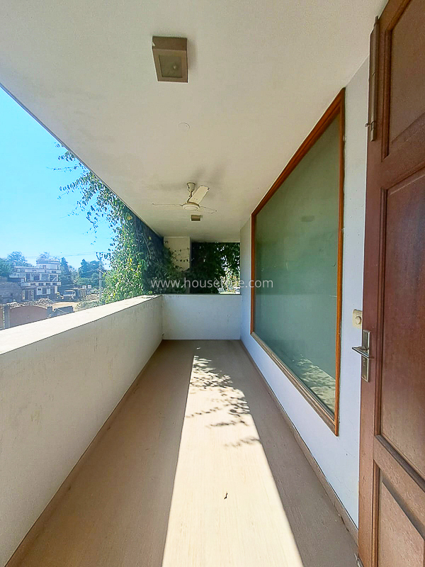 6 BHK Farm House For Sale in Chattarpur