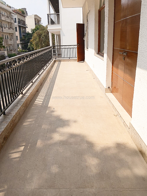3 BHK Flat For Rent in Defence Colony