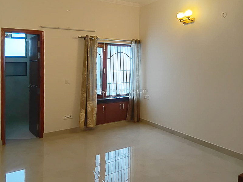 3 BHK Flat For Rent in Defence Colony