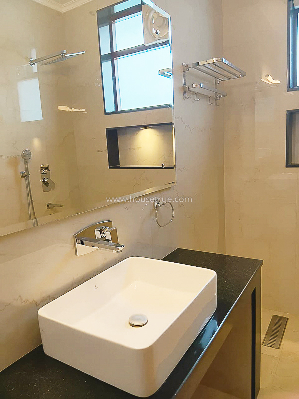 3 BHK Flat For Rent in Defence Colony