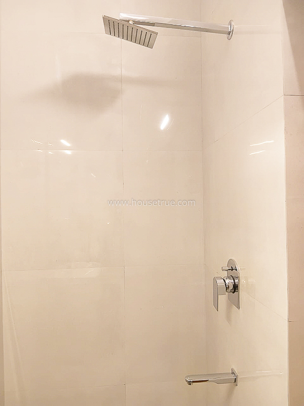 3 BHK Flat For Rent in Defence Colony