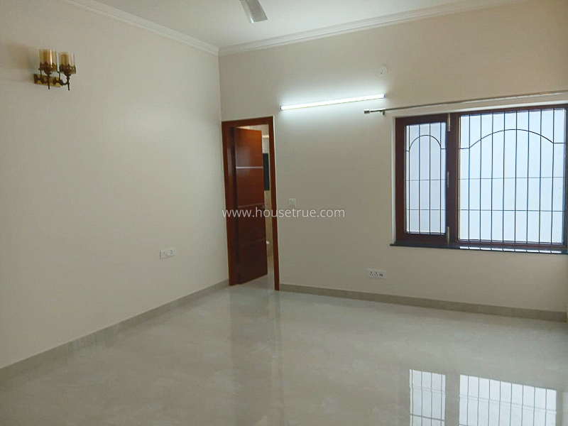 3 BHK Flat For Rent in Defence Colony