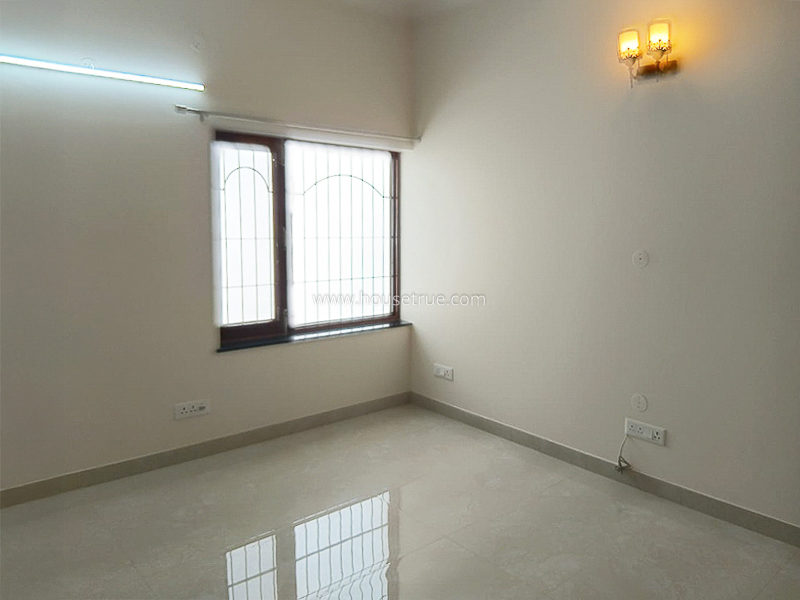 3 BHK Flat For Rent in Defence Colony