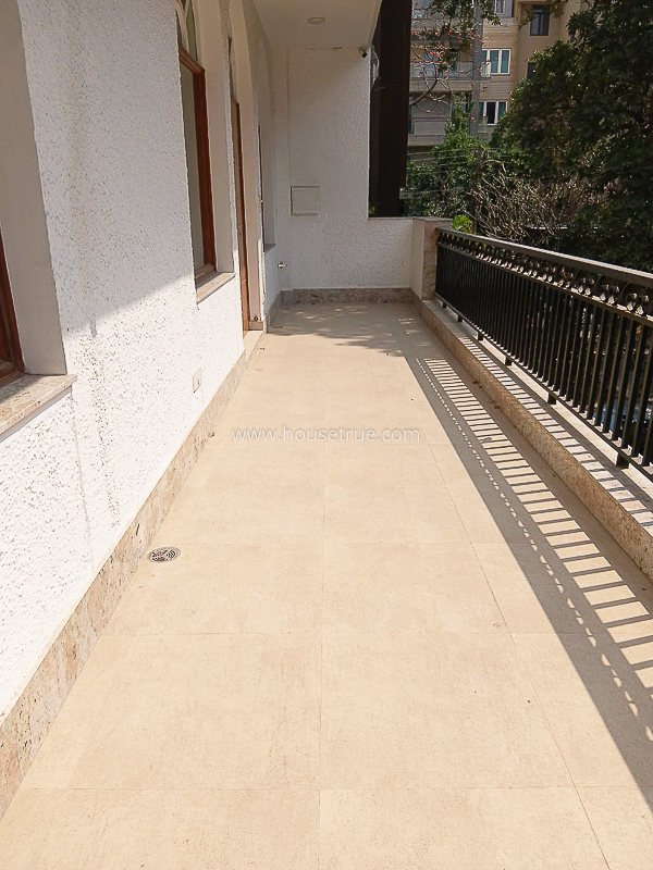3 BHK Flat For Rent in Defence Colony