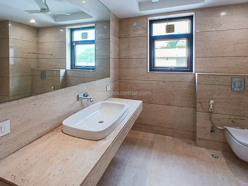 4 BHK Flat For Sale in New Friends Colony