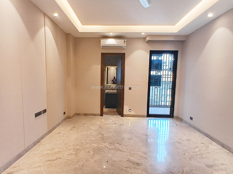4 BHK Flat For Sale in Greater Kailash Part 1