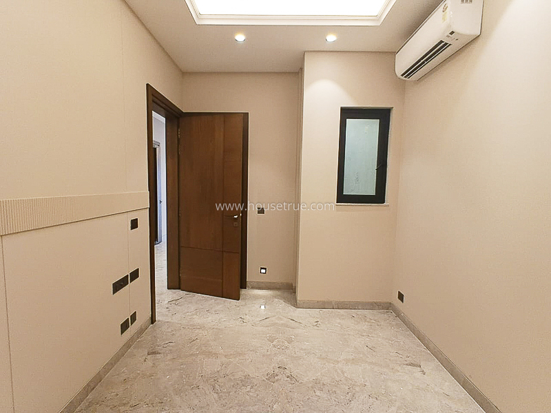 4 BHK Flat For Sale in Greater Kailash Part 1