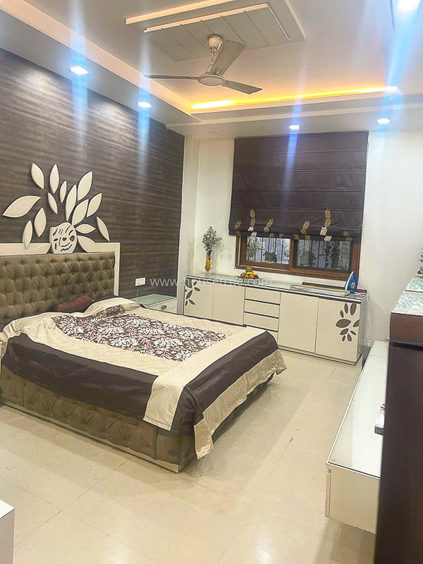 3 BHK Builder Floor For Rent in Uday Park