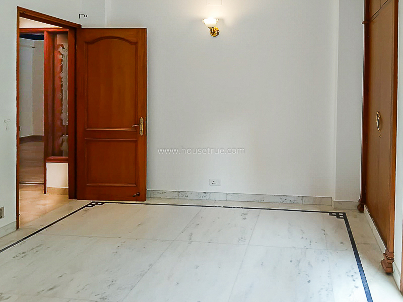5 BHK Flat For Rent in Defence Colony