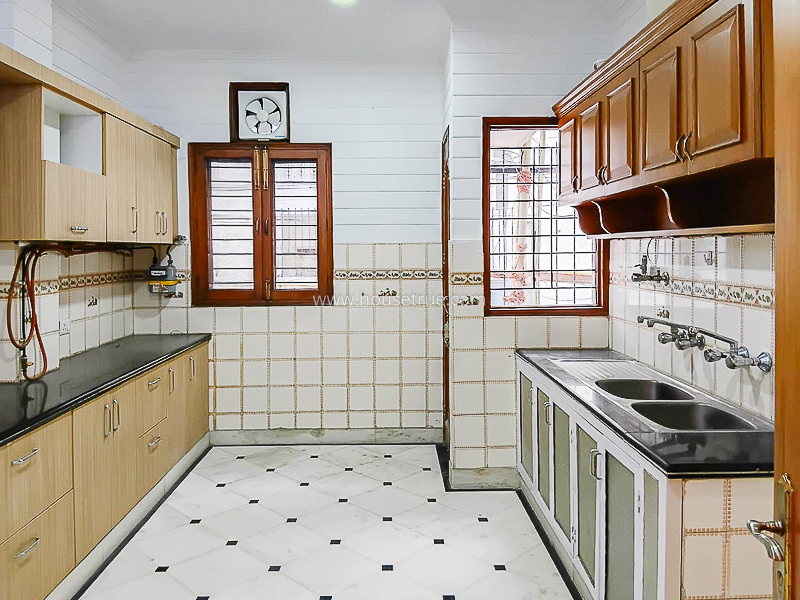 5 BHK Flat For Rent in Defence Colony