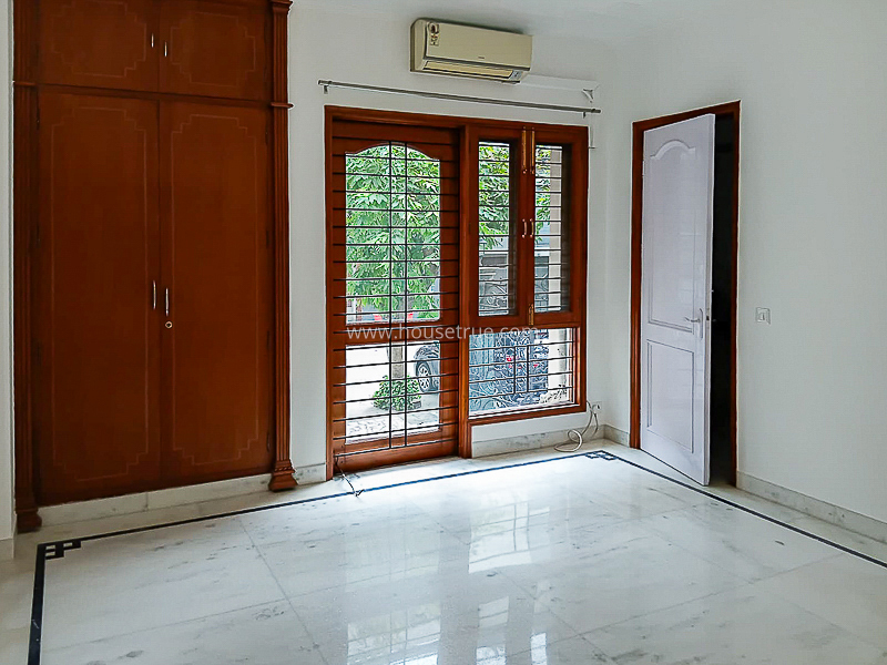 5 BHK Flat For Rent in Defence Colony
