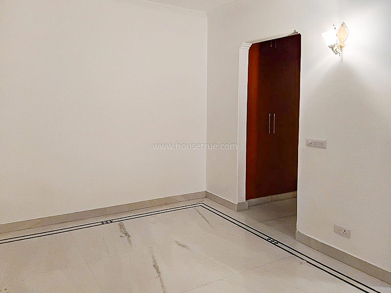 5 BHK Flat For Rent in Defence Colony