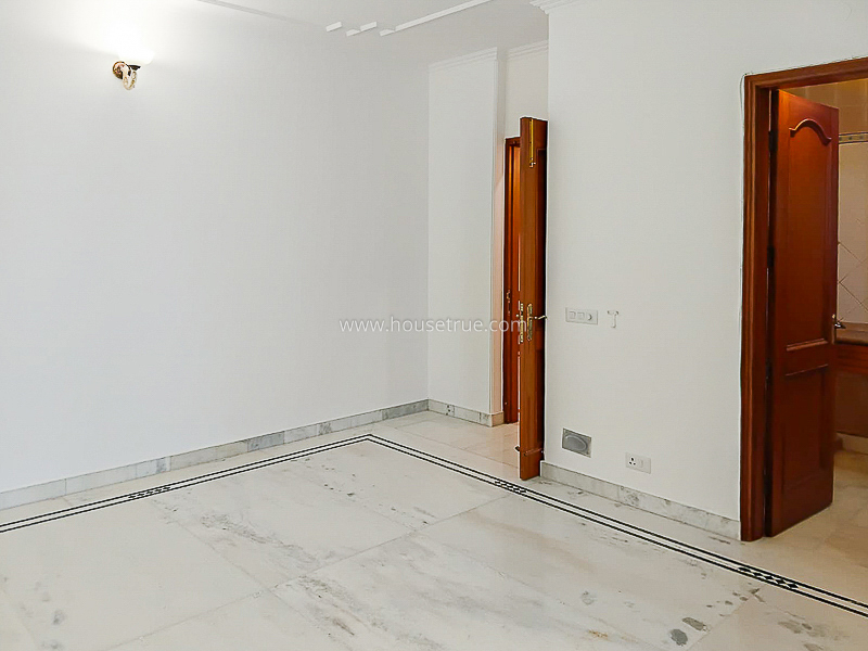5 BHK Flat For Rent in Defence Colony