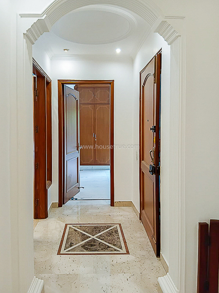 5 BHK Flat For Rent in Defence Colony
