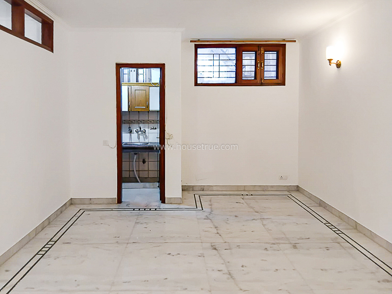 5 BHK Flat For Rent in Defence Colony