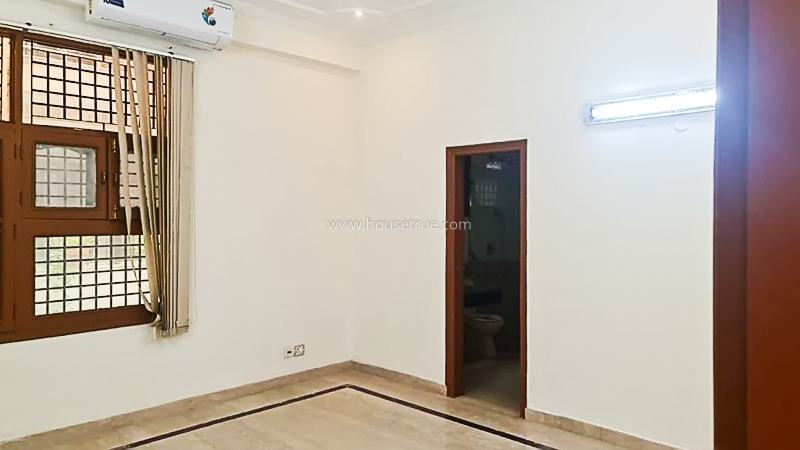 4 BHK Flat For Rent in South Extension 2