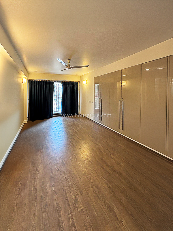 4 BHK Flat For Sale in Greater Kailash Part 2